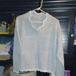 Elegant V-Neck Sweater in Light Gray
